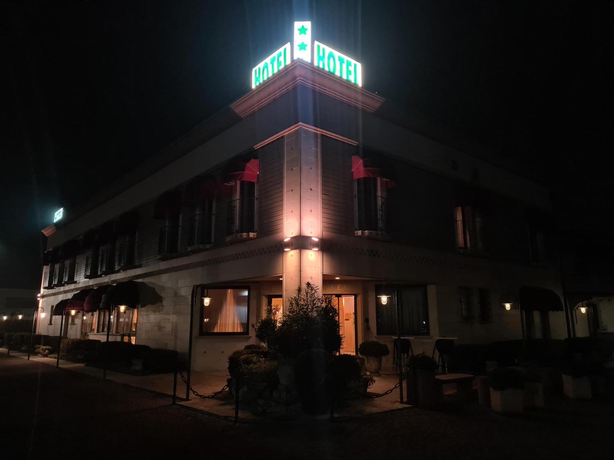 Hotel Lenotel Exterior foto
